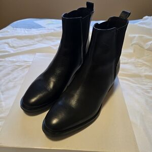 Browns Leather Arellino Ankle Boots. Size 7 in Black. Updated Chelsea boot.